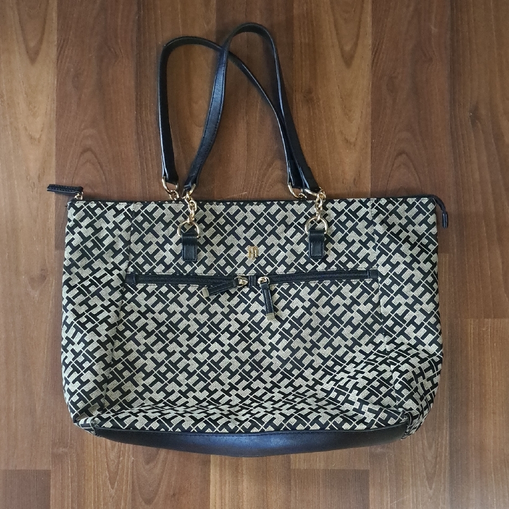 Tommy Hilfiger Black and Cream Logo-Print Tote